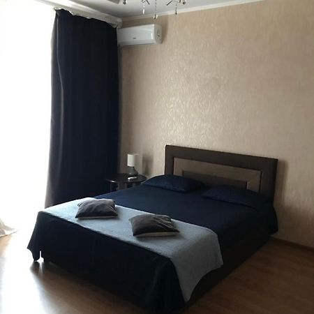 Rent Apartment In The Center Of チェルニーヒウ エクステリア 写真