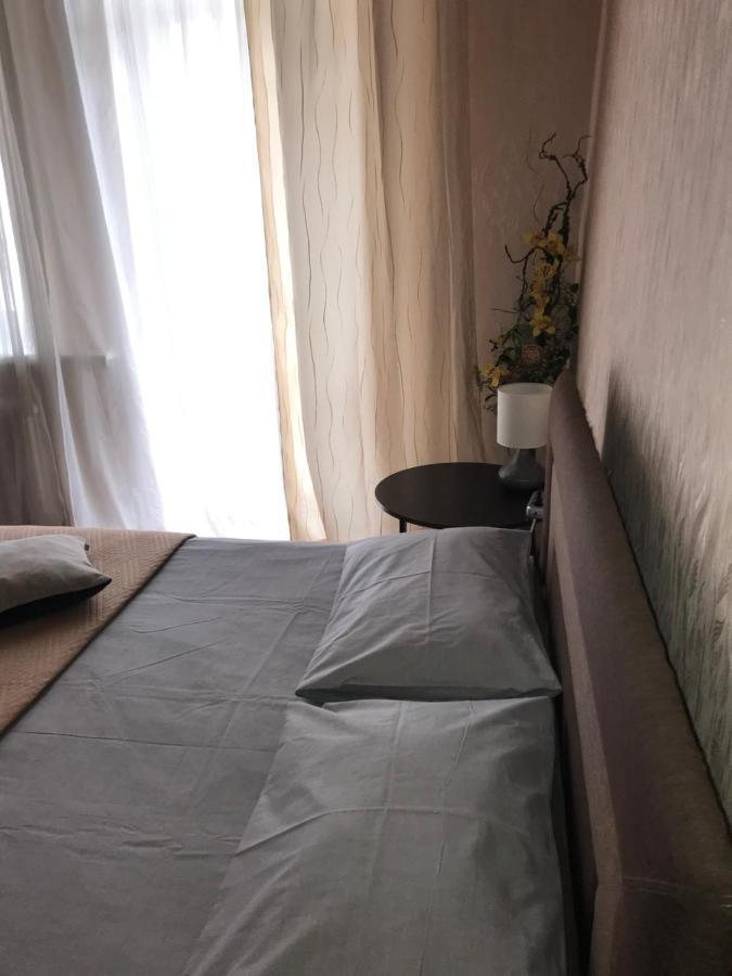 Rent Apartment In The Center Of チェルニーヒウ エクステリア 写真