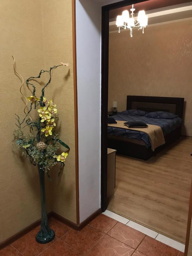 Rent Apartment In The Center Of チェルニーヒウ エクステリア 写真