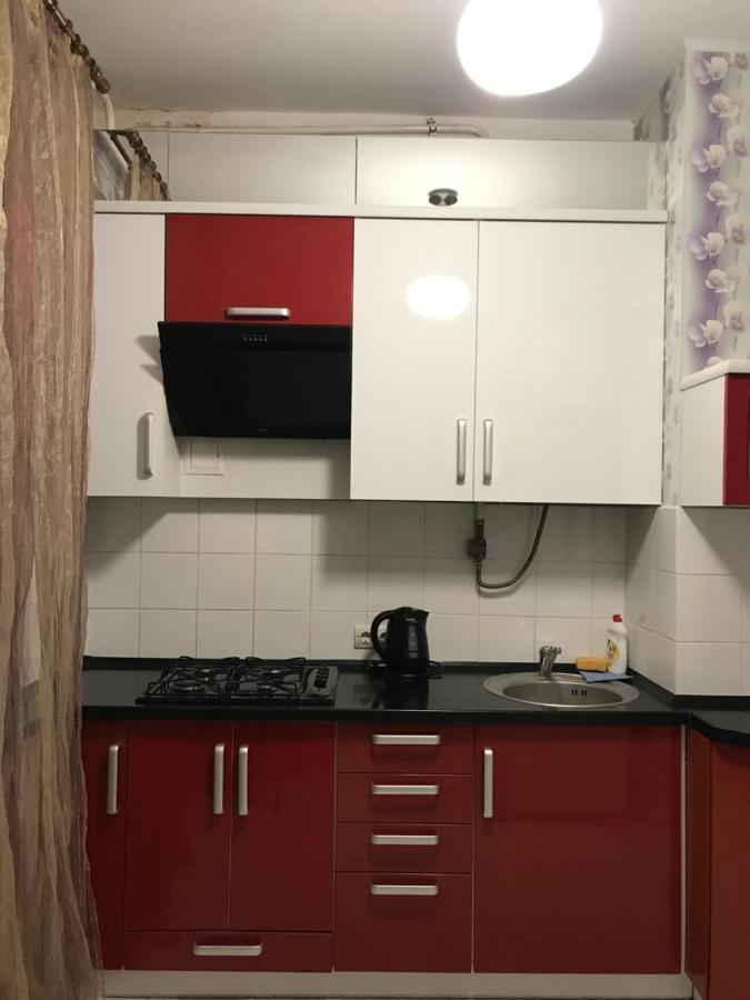 Rent Apartment In The Center Of チェルニーヒウ エクステリア 写真