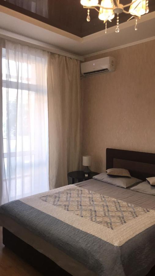 Rent Apartment In The Center Of チェルニーヒウ エクステリア 写真